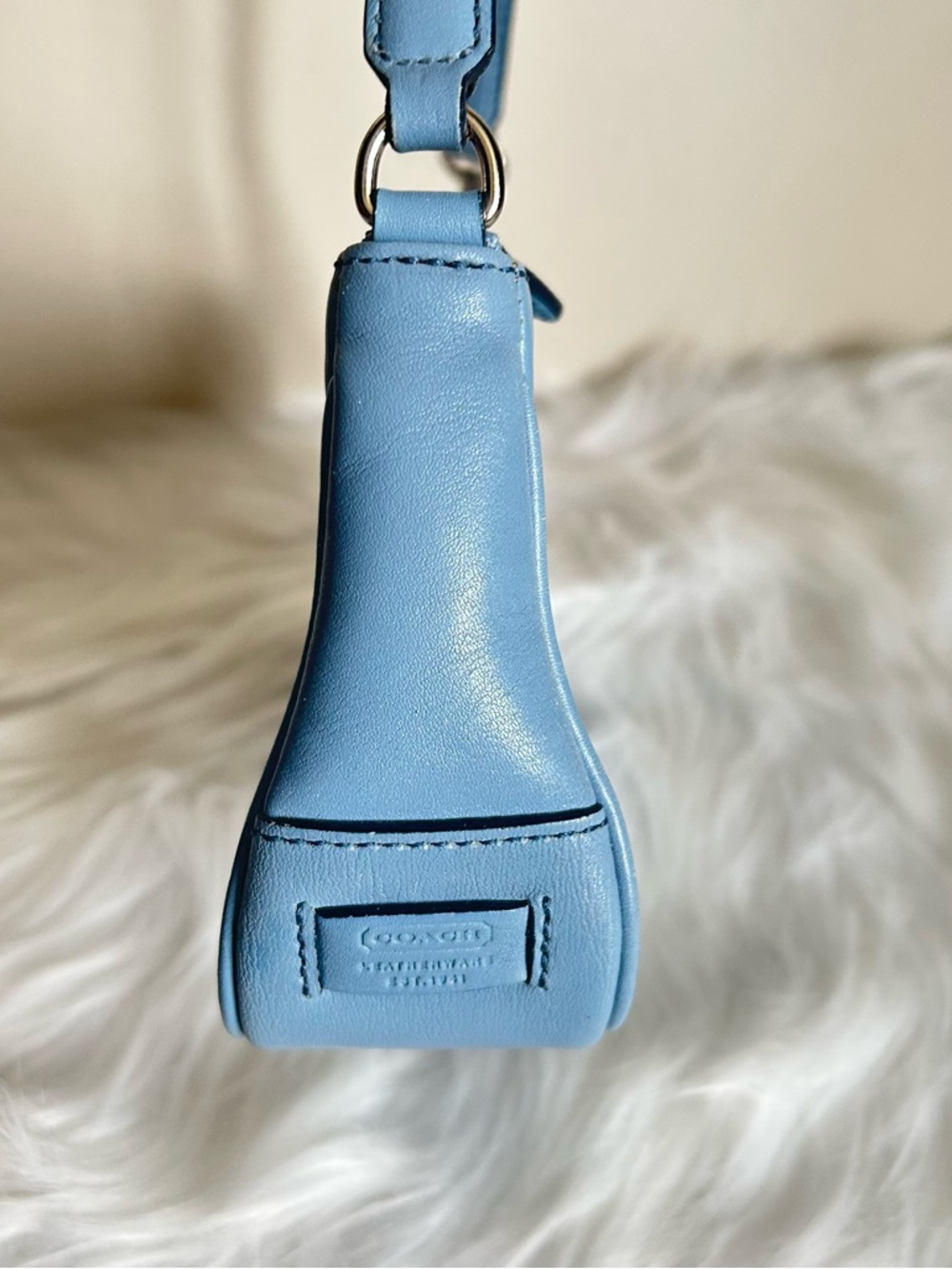 Coach Light Blue Leather Small Baguette Shoulder Bag 7785 Vintage Y2K - Picture 4 of 9